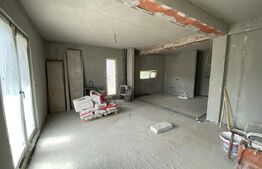 Casa de vanzare cuplata,  predata la stadiul de semifinisat, Zalau