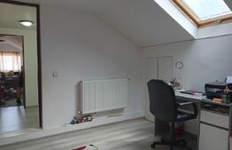 Apartament la mansardă cu scară interioară