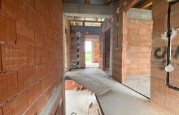 Casa de vanzare semifinisata, 4 camere, zona Livada Meses, Zalau