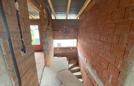 Casa de vanzare semifinisata, 4 camere, zona Livada Meses, Zalau