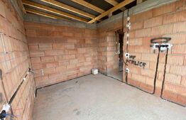 Casa de vanzare semifinisata, 4 camere, zona Livada Meses, Zalau