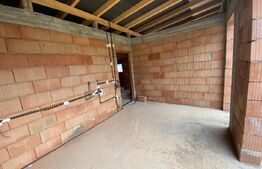 Casa de vanzare semifinisata, 4 camere, zona Livada Meses, Zalau