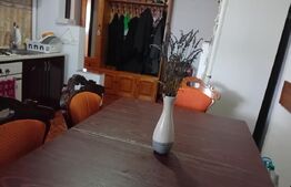 Apartament cu 2 camere decomandate și pod