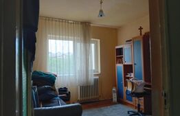 Apartament de renovat decomandat cu 4 camere și 2 băi