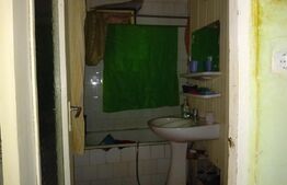 Apartament de renovat decomandat cu 4 camere și 2 băi