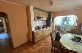 Apartament 3 camere, 65 mp, decomandat, zona Bradet