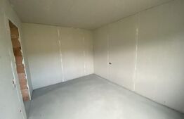 Casa de vanzare la stadiu de semifinisat 130 mp, zona Hereclean