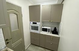 Apartament 3 camere,70 mp, decomandat, zona Bradet