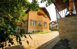 Casa de închiriat, 3 camere, 180 mp, zona-ultracentrala