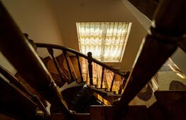 Casa de închiriat, 3 camere, 180 mp, zona-ultracentrala