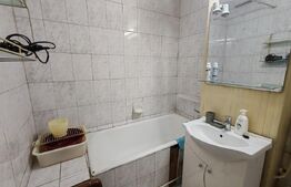 Apartament 2 camere de vanzare ULTRACENTRAL, are si garaj pentru cei interesati.