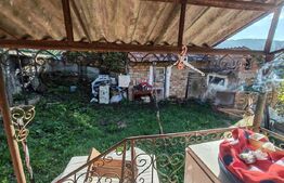 casa +anexe de vanzare in Chechis