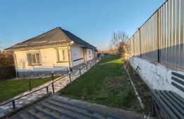 Casa +anexe de vanzare Garceiu