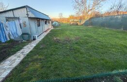 Casa +anexe de vanzare Garceiu