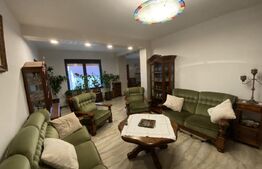 Casa de vanzare 4 camere, 245 mp, in zona centala 