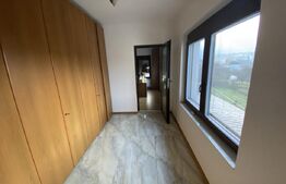 Casa de vanzare 4 camere, 245 mp, in zona centala 