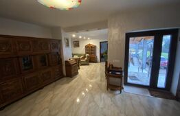 Casa de vanzare 4 camere, 245 mp, in zona centala 