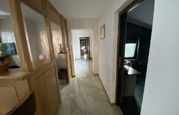 Casa de vanzare 4 camere, 245 mp, in zona centala 