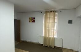 Casă cu 4 camere, 100 mp, zona centrală 
