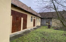 Casă cu anexe și 40 ari de grădină 