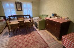 Casă cu anexe și 40 ari de grădină 