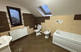 Casa de vanzare, cu 5 camere, 351 mp, Zalau