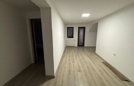 Casa de vanzare, cu 5 camere, 351 mp, Zalau