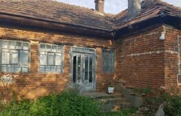 Casa cu anexe de vânzare 