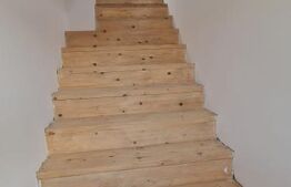 Casă de închiriat pe 3 nivele cu 6 camere in suprafata de 400 mp