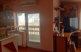 Apartament de vanzare, cu 2 camere, 49 mp, zona Brădet 