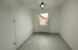 Apartament 4 camere in suprafata de 78 mp, decomandat, zona Dumbrava2
