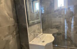 Apartament 4 camere in suprafata de 78 mp, decomandat, zona Dumbrava2