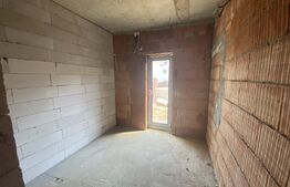 Apartament cu 3 camere, 40 mp, decomandat, zona Porolissum 