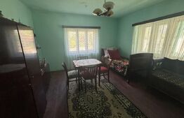 Casa de vanzare si anexe