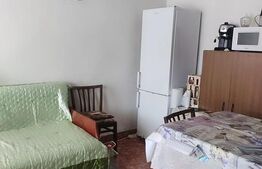 Casa de vanzare cu 2300 mp teren