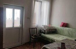 Casa de vanzare cu 2300 mp teren