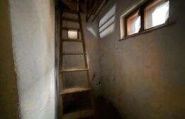 Casa de vanzare cu 3 camere.