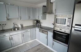 Casa de vanzare cu piscina