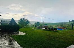 Casa de vanzare cu piscina