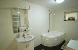 Casa de vanzare cu piscina