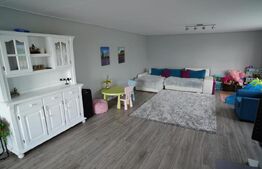 Casa de vanzare cu piscina