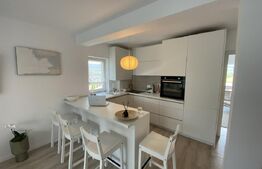 Apartament de vanzare, cu 3 camere, garaj si gradina, 105 mp, zona exterior est