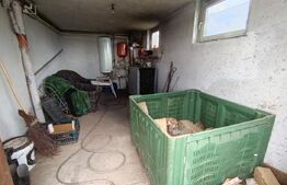 Casa de vanzare, cu 4 camere, 300 mp, zona exterior sud