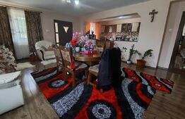 Casa de vanzare, cu 4 camere, 300 mp, zona exterior sud