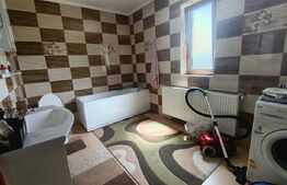 Casa de vanzare, cu 4 camere, 300 mp, zona exterior sud