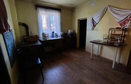 Casa cu 2 camere, 250 mp, zona sud-est