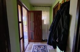 Casa de vanzare, cu 2 camere, 82 mp, zona Aghires. 