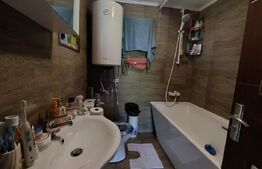 Casa de vanzare, cu 2 camere, 82 mp, zona Aghires. 