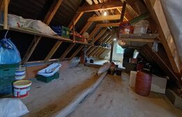 Casa de vanzare, cu 2 camere, 82 mp, zona Aghires. 