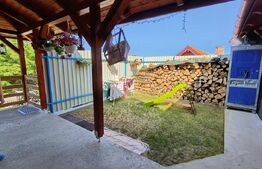 Casa de vanzare, cu 2 camere, 82 mp, zona Aghires. 